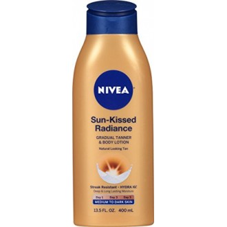 NIVEA Sun-Kissed Resplandor medio a la piel oscura gradual Tanner &amp; Body Lotion 13,5 onza líquida