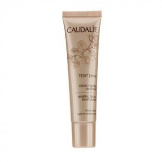 Caudalie Teint Divin Tinted Moisturizer mineral ligero a la piel Medio